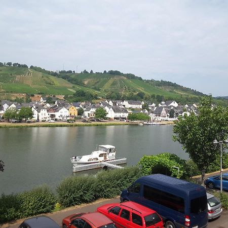 Mosel Panorama Appartement Zell Buitenkant foto