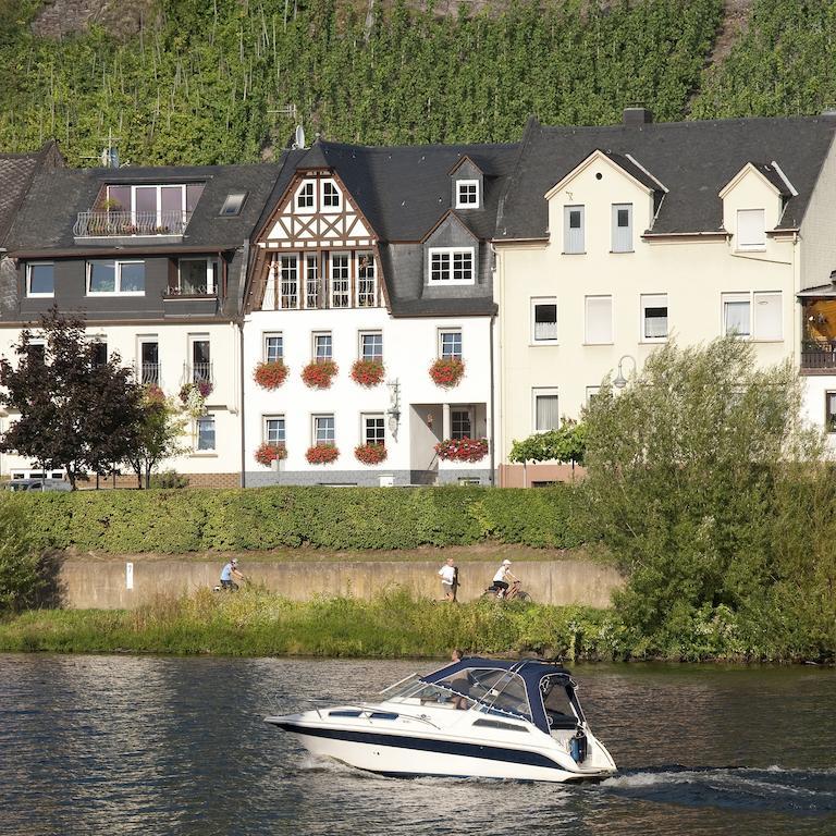 Mosel Panorama Appartement Zell Buitenkant foto